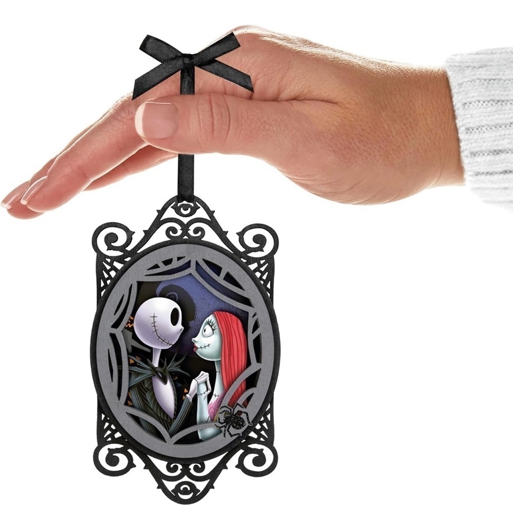Jack and Sally Hallmark Ornament from Tim‎ Burton’s Nightmare Before Christmas - Picture 3 of 4